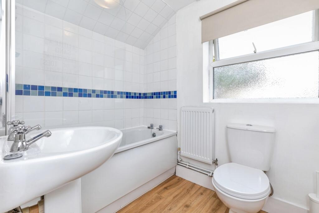 House in Gillingham, Medway - View 4