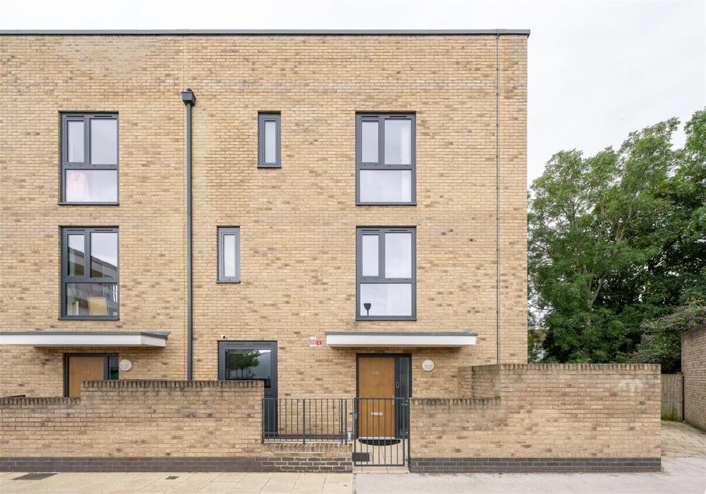 Main image of property: Parade Gardens, Highams Park