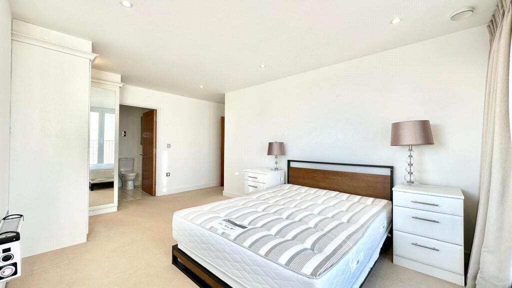 Apartment in London - View 5