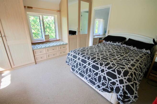 House in New Forest, New Milton - More