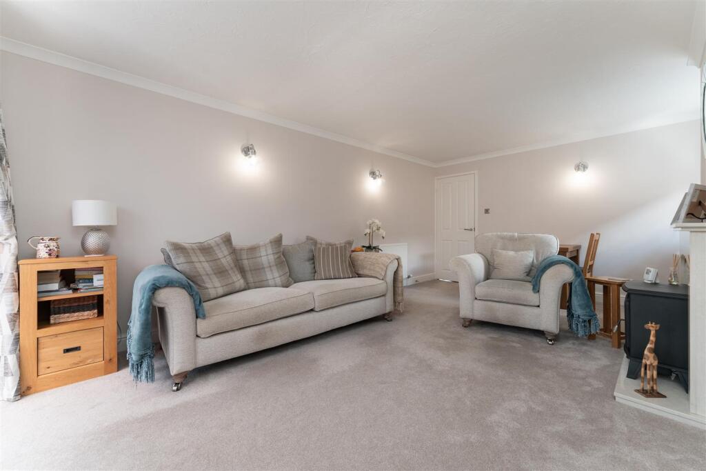 The Grove, Stretham, Ely photo 4
