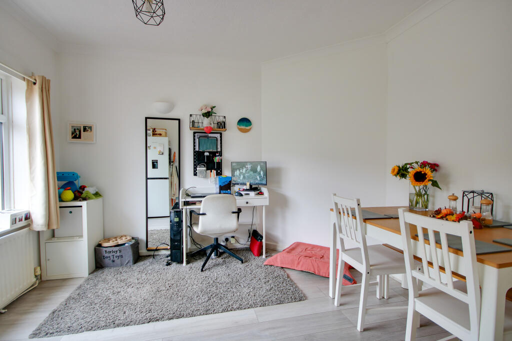 House in Southampton - More