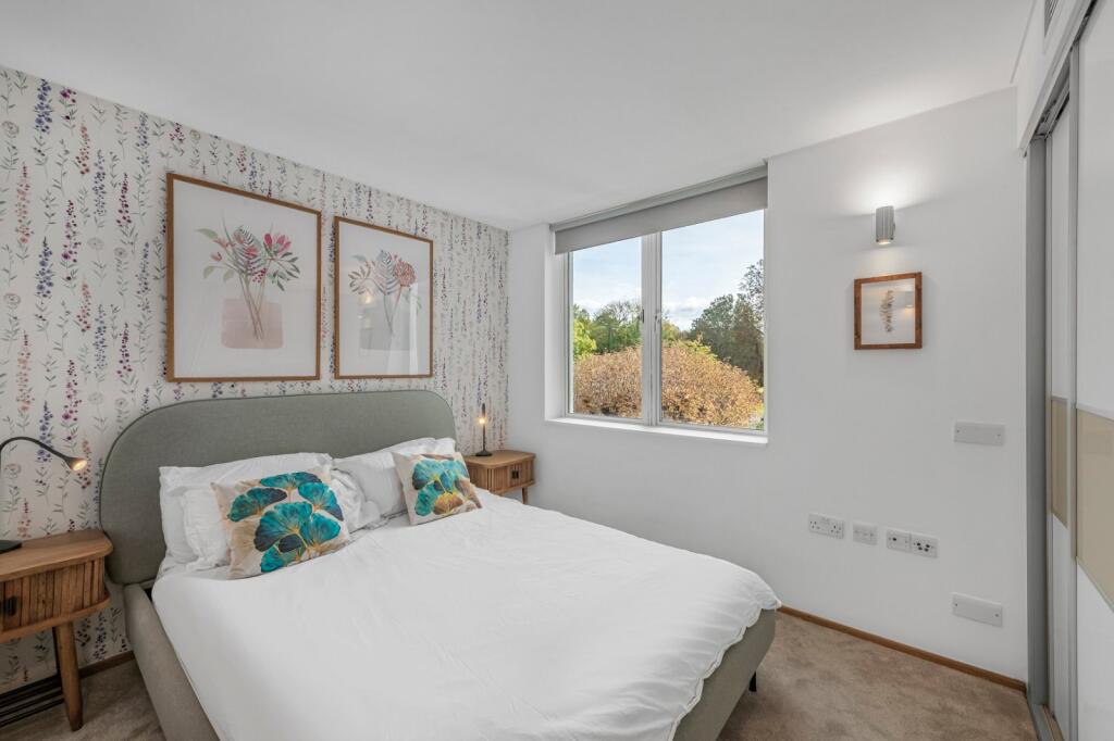 Main image of property: Sheen Road,
Surrey, TW9