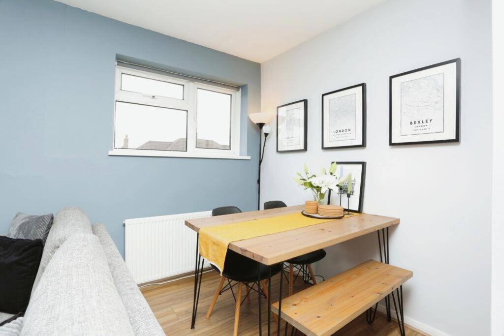 Apartment in London, West Heath - View 4