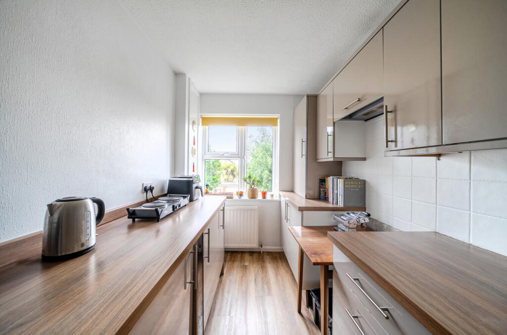 Apartment in Brighton - View 4