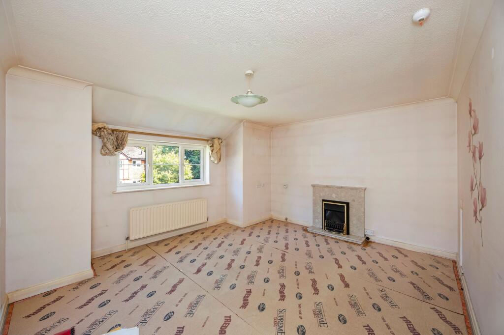 Graycoats Drive, Crowborough, TN6 photo 4