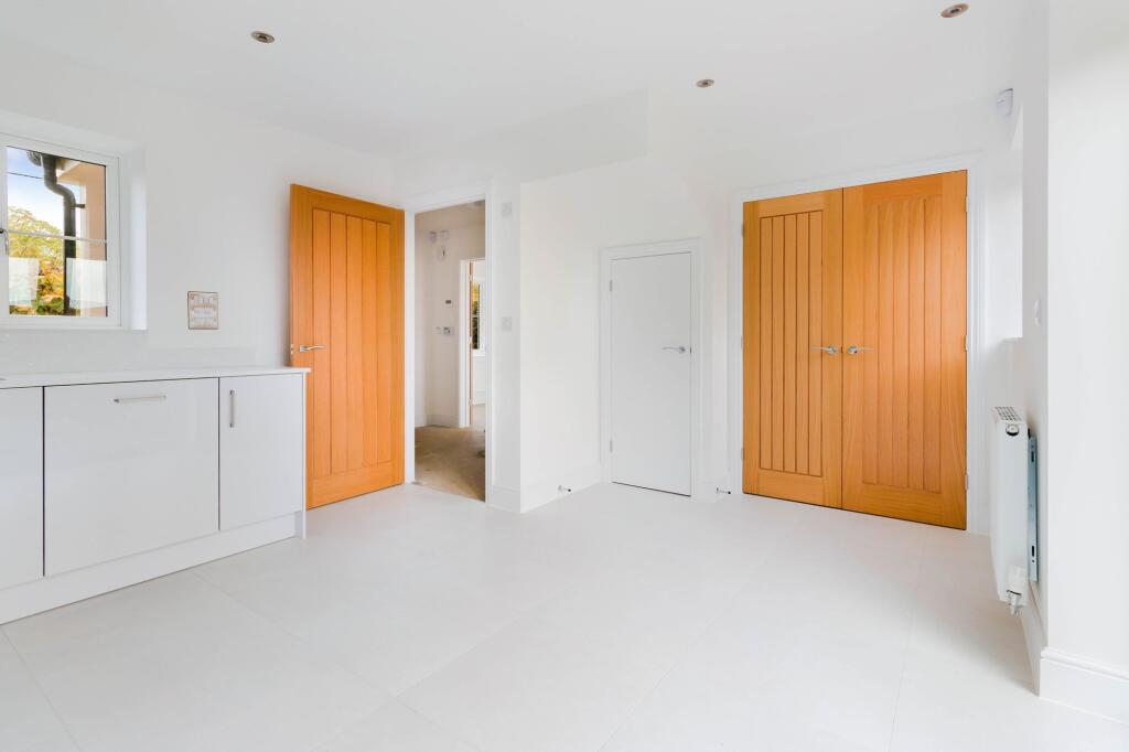 Coldharbour Road, Upper Dicker, BN27 photo 4