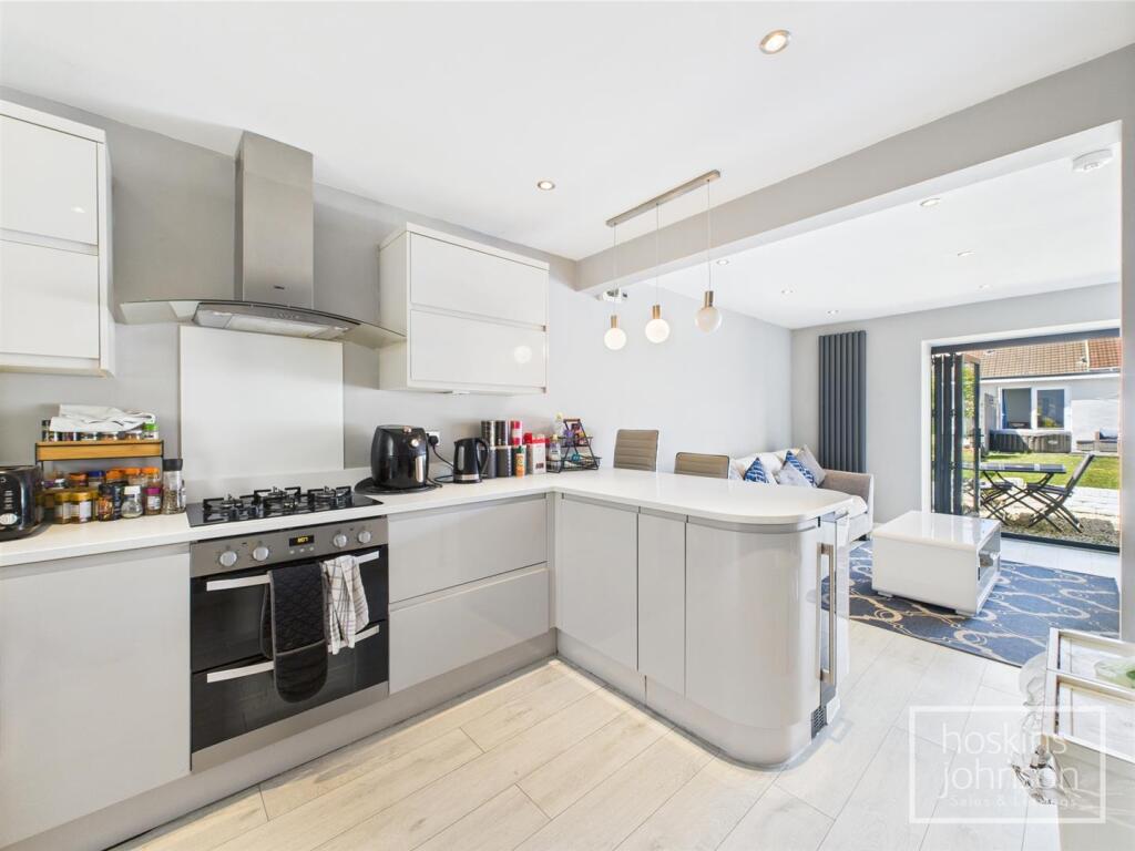 Merthyr Road, Pontypridd - View 3
