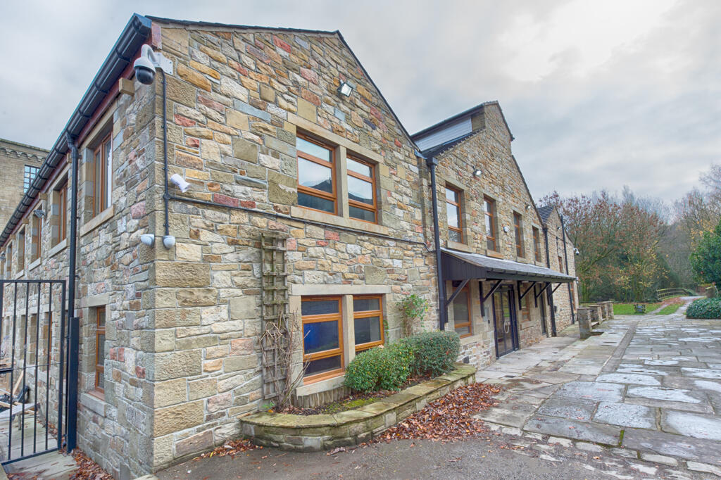 Hurstwood Court 15.JPG