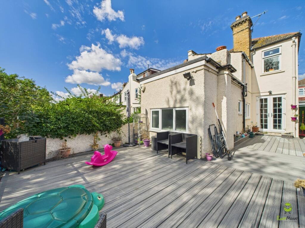 House in Dartford - View 2