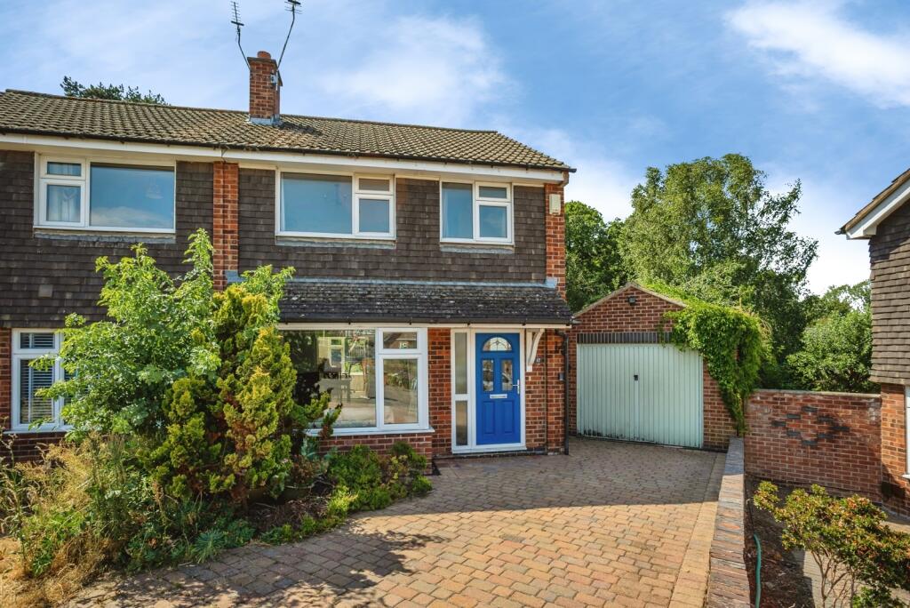 Main image of property: Dunholme Avenue, LOUGHBOROUGH, Leicestershire, LE11