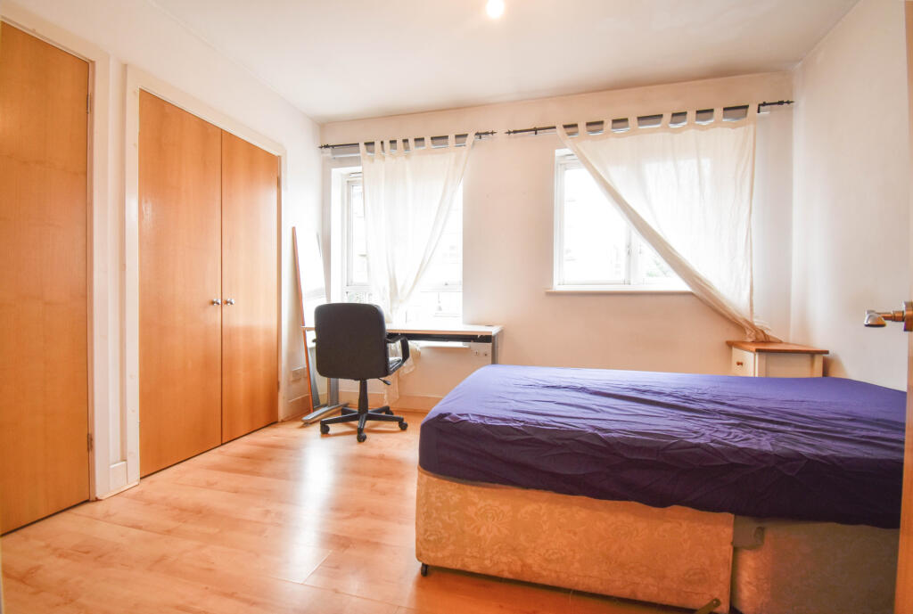 5 bedroom terraced house for rent