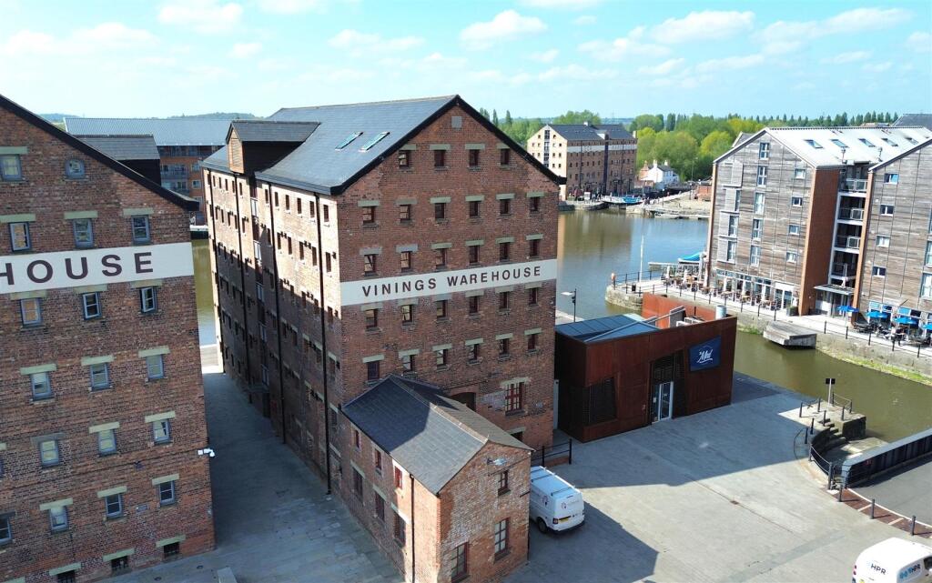 2-bed flat on Vinings Warehouse, Gloucester Docks, £265,000