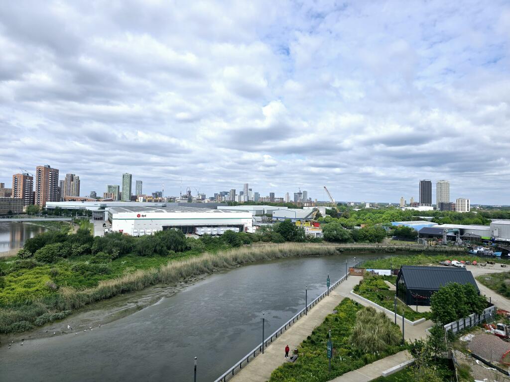 Apartment in London, Bromley-by-Bow, Blackwall - View 4