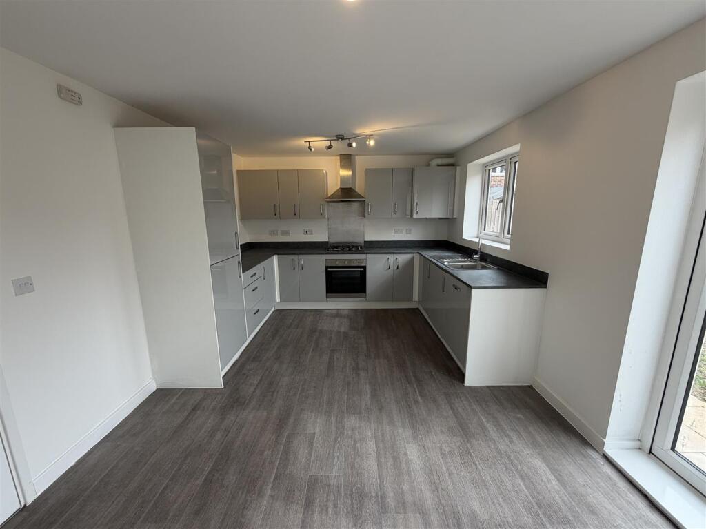 House in Ipswich - View 2