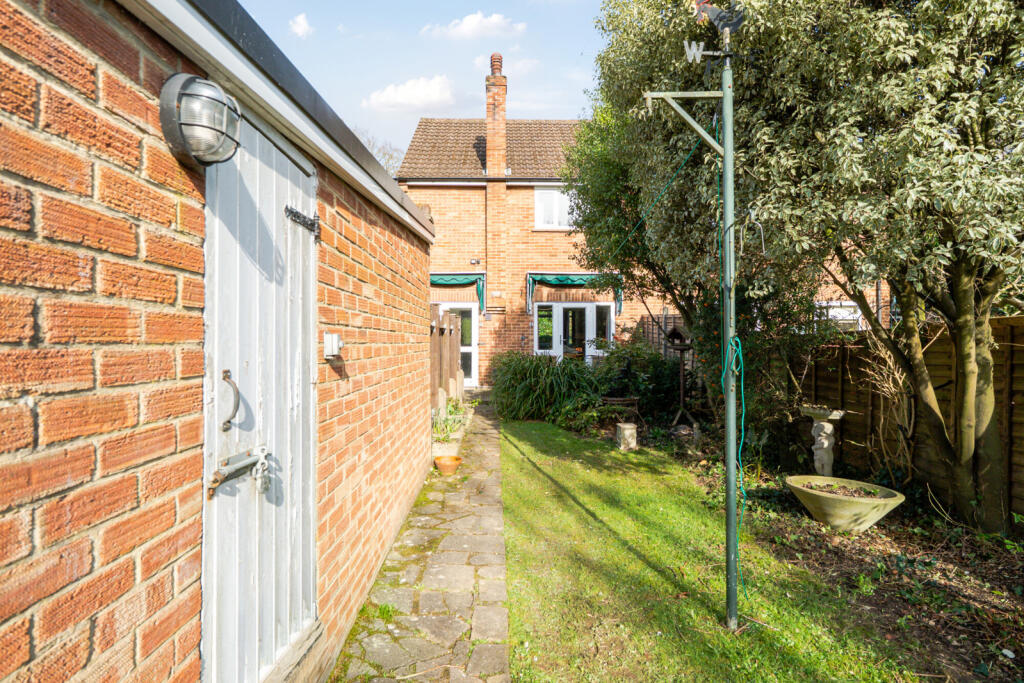 Link Way, Denham photo 4
