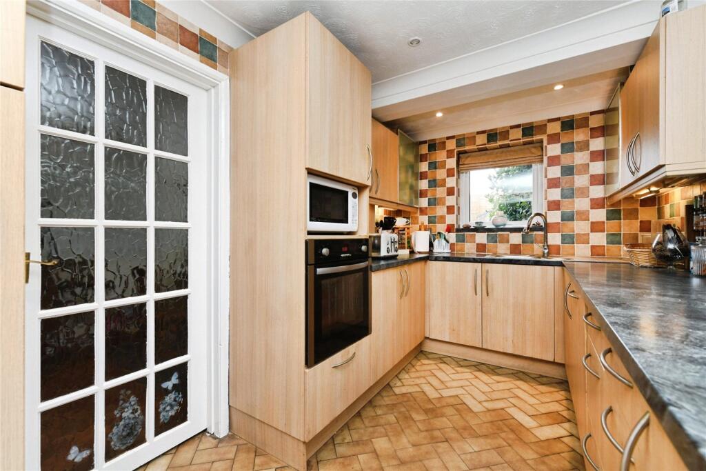 The Spinneys., RAYLEIGH, Essex, SS6 photo 4