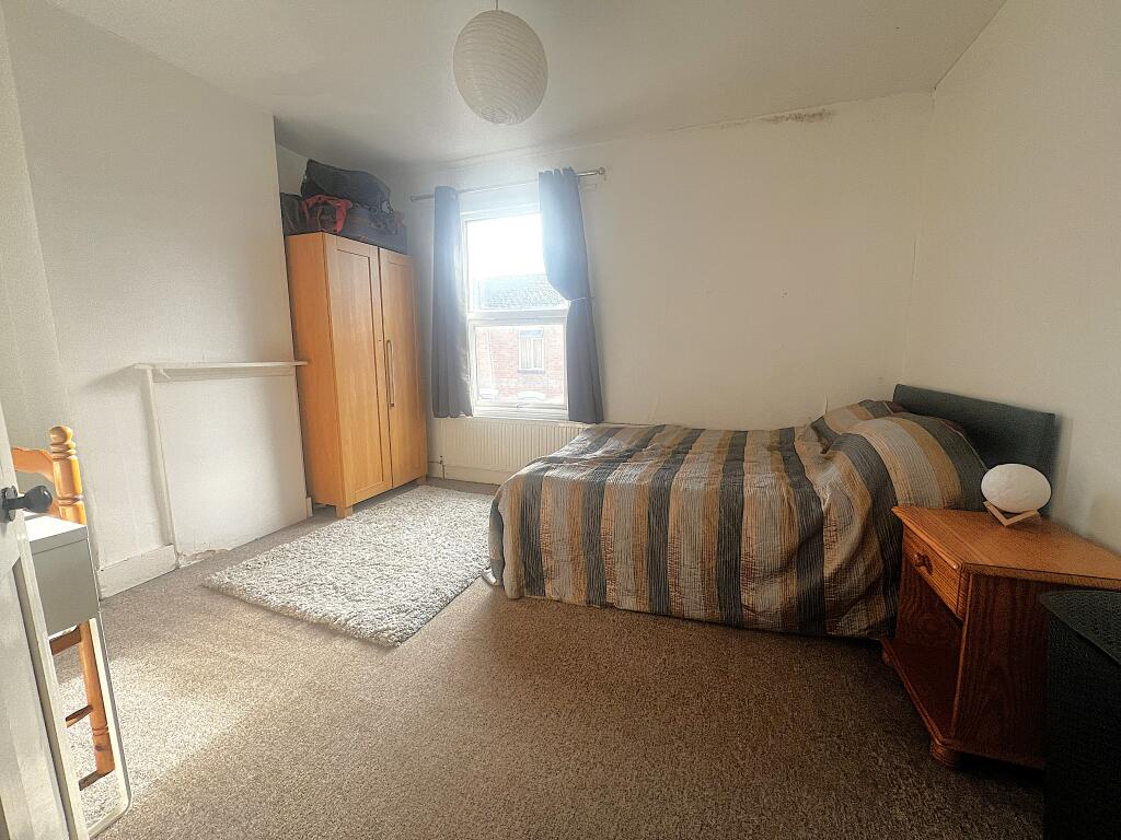 Main image of property: North Street, Reading, RG4