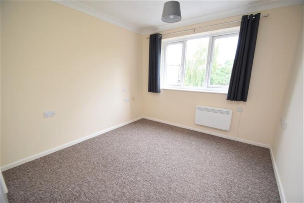 Apartment in Southampton - View 5