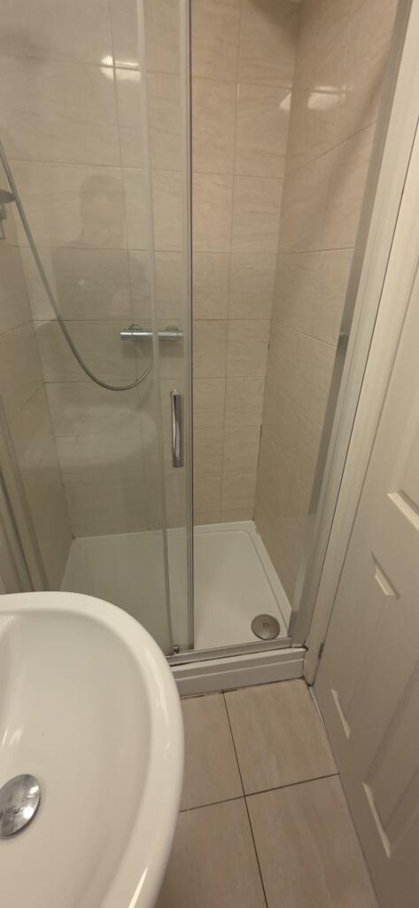 6 bedroom terraced house for rent