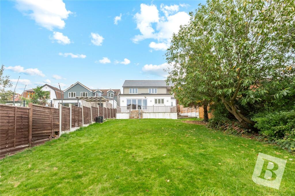 Boundary Road, Upminster, RM14 photo 2