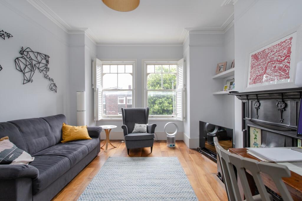 Apartment in London - More