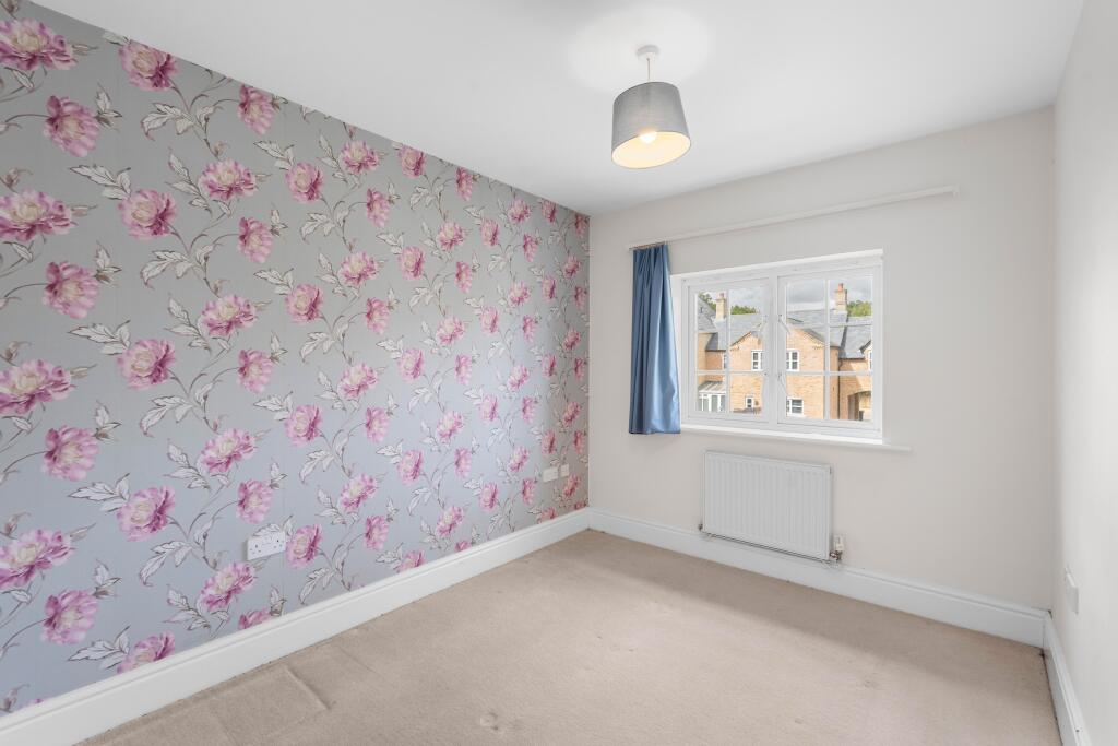 House in Fairfield, Central Bedfordshire - More