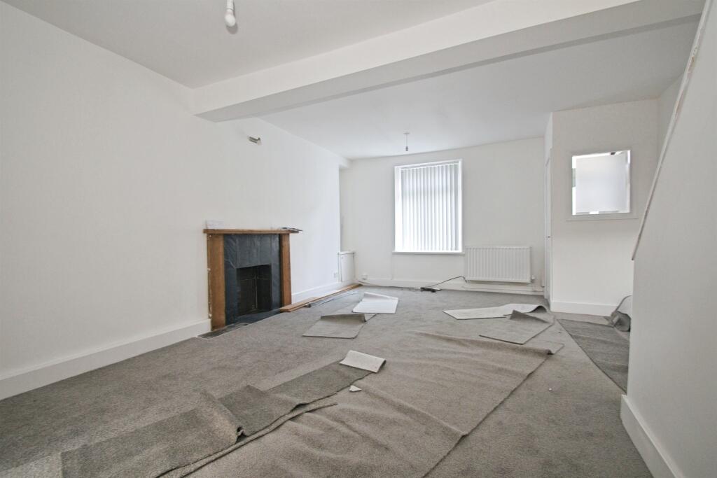House in Cardiff, Cymmer - View 3
