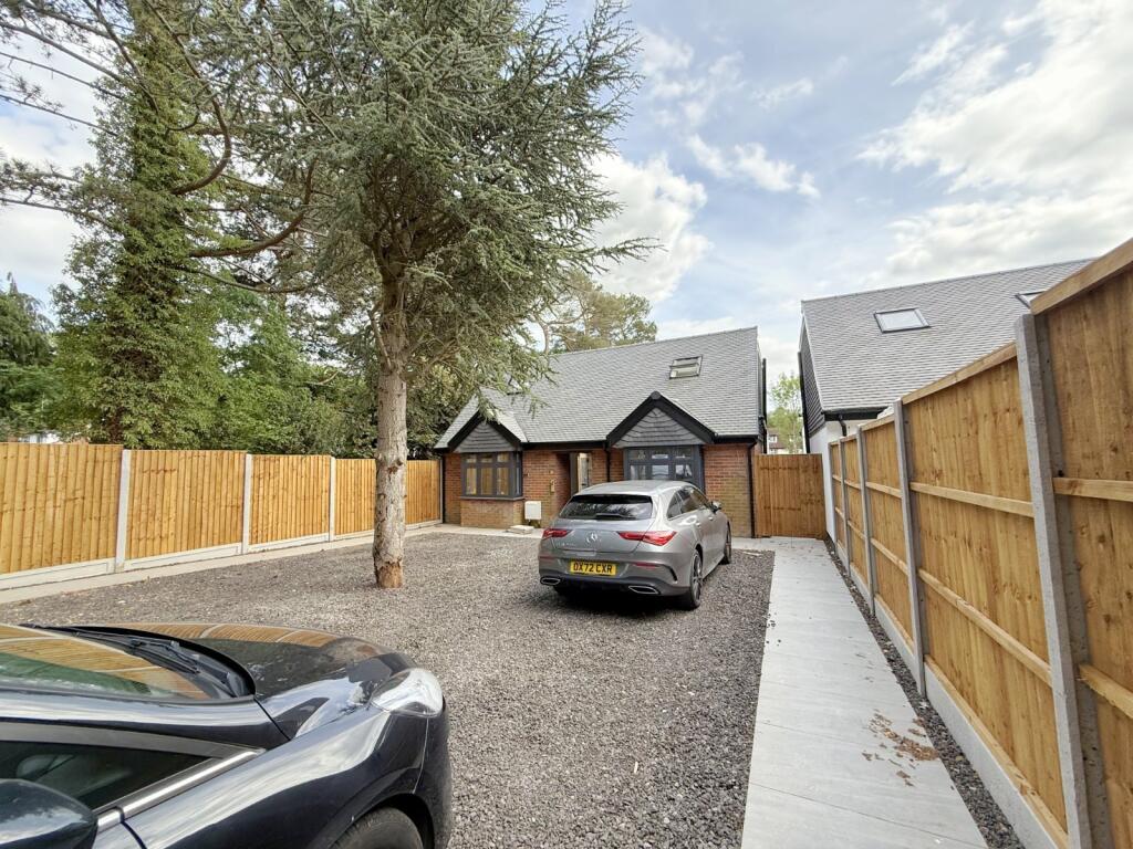 Main image of property: Bucknalls Lane, Watford, Hertfordshire, WD25