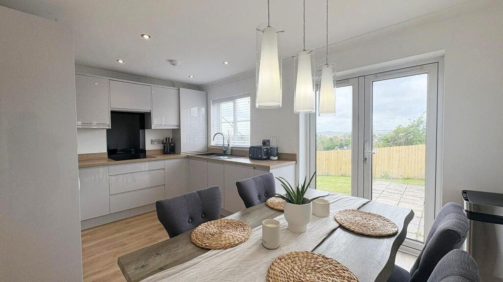House in Torquay, Torbay - View 4