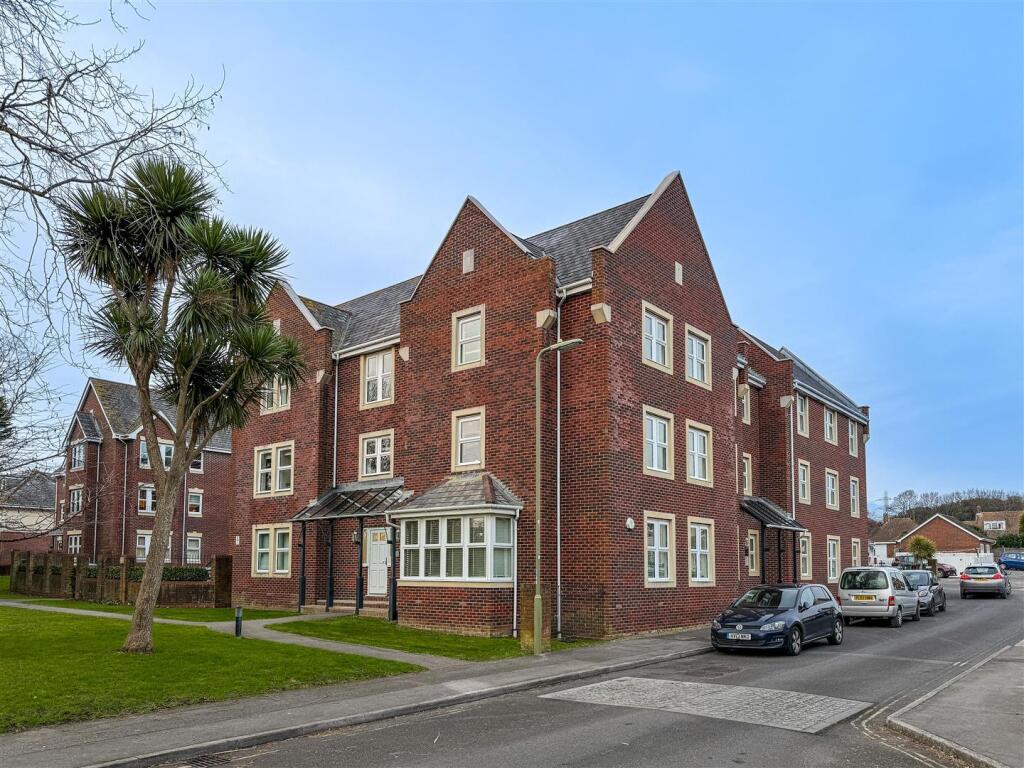 Main image of property: Oysell Gardens, Portchester