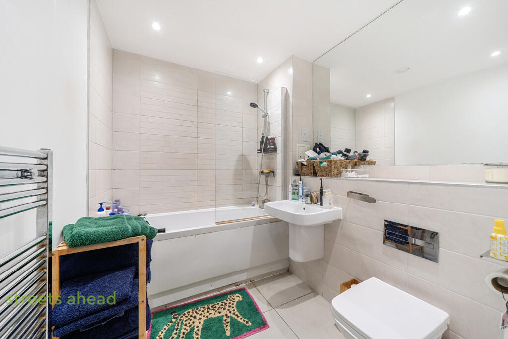 Apartment in London - More