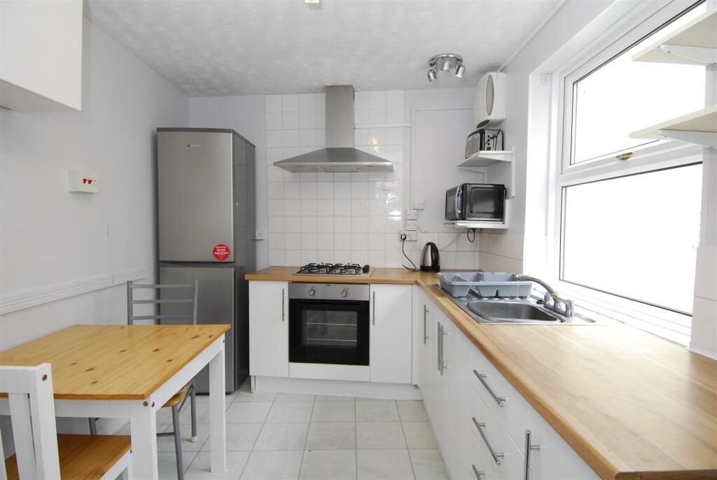 Apartment in Plymouth - View 2