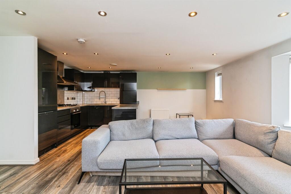 Apartment in Nottingham - View 5