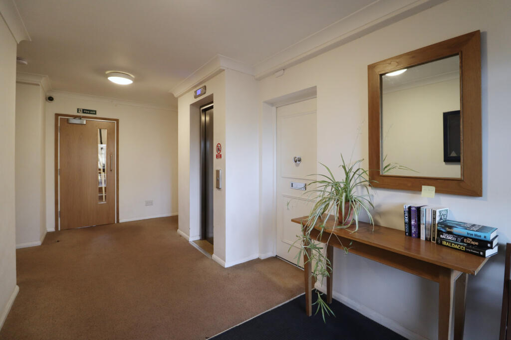 Apartment in London - View 2