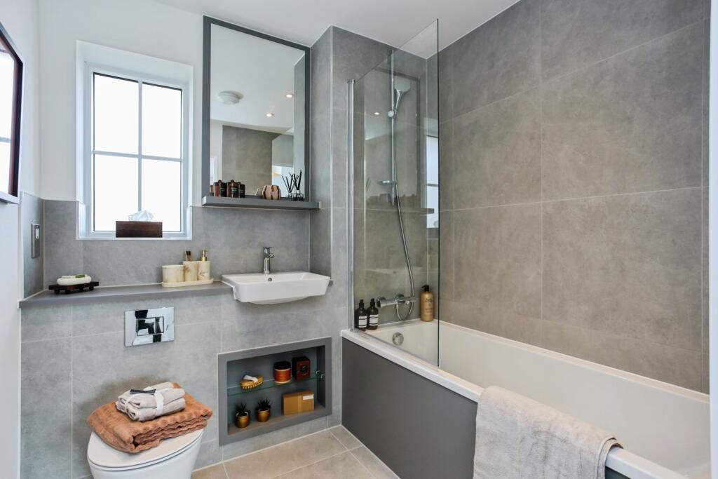 House in Tonbridge - More
