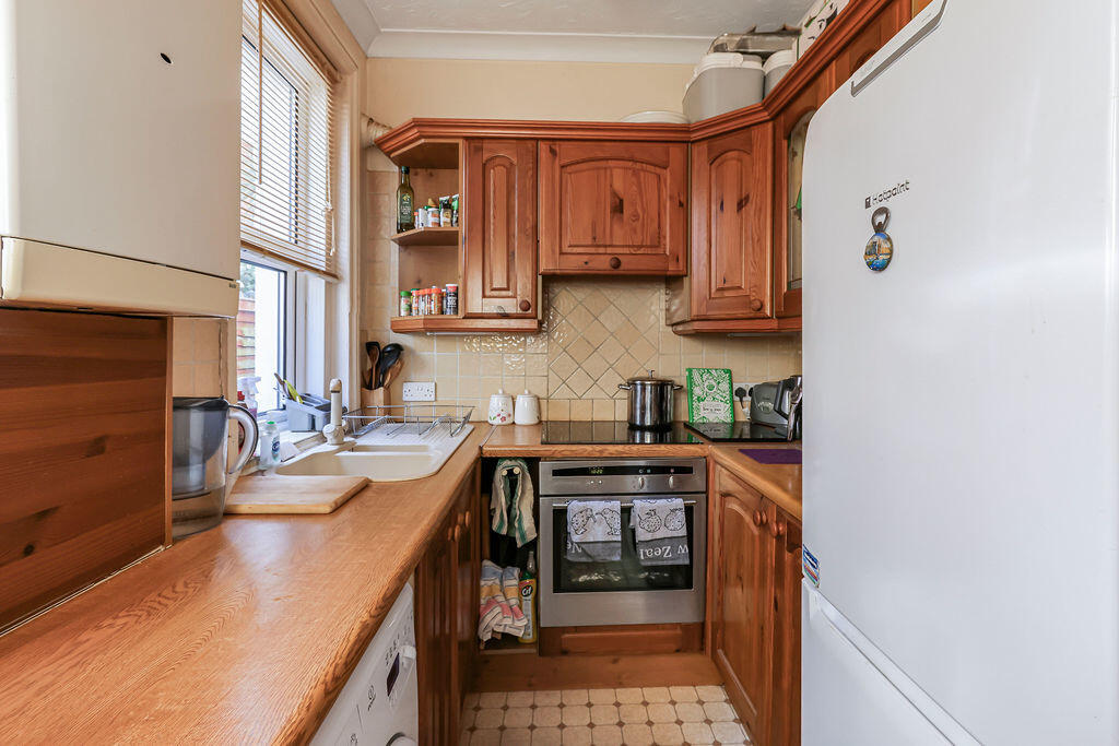 Apartment in Bournemouth, Boscombe - More
