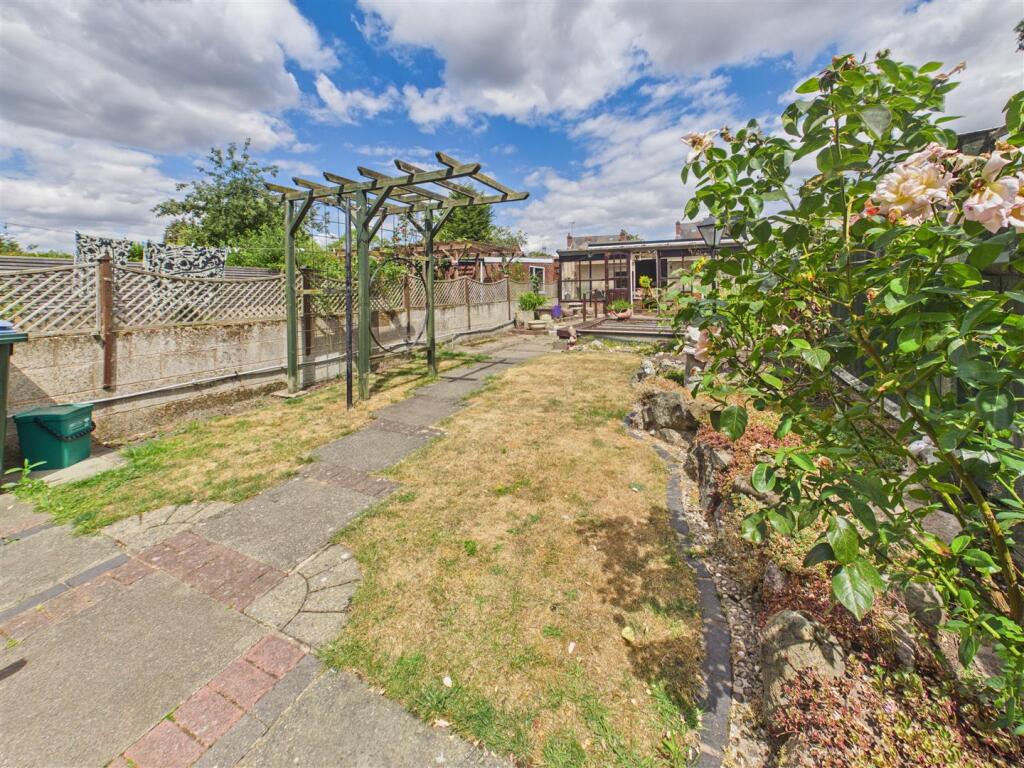 Silverdale Close, Aldermans Green, Coventry *Vacant Property* photo 2
