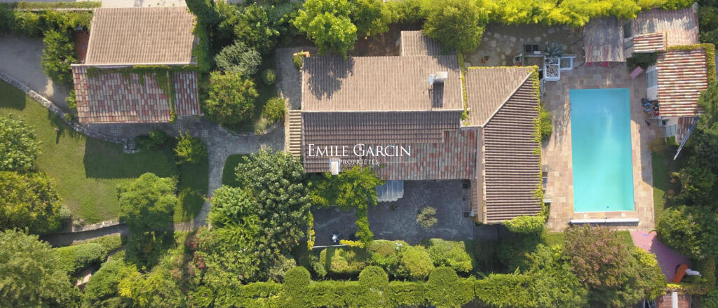 Main image of property: Provence-Alps-Cote d`Azur, Bouches-du-Rhône, Velaux