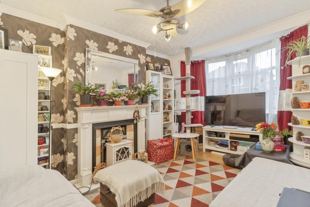 Roydene Crescent, Leicester, Leicestershire, LE4 photo 4