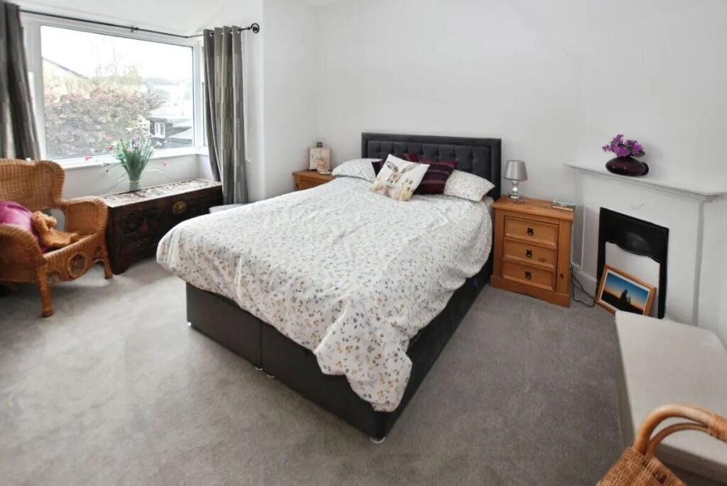 House in Newton Abbot, Chudleigh - More