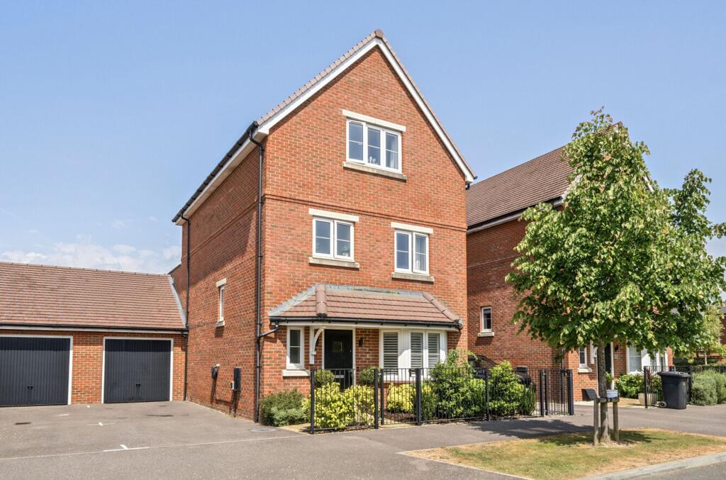 Main image of property: Heron Close, Chichester, PO20