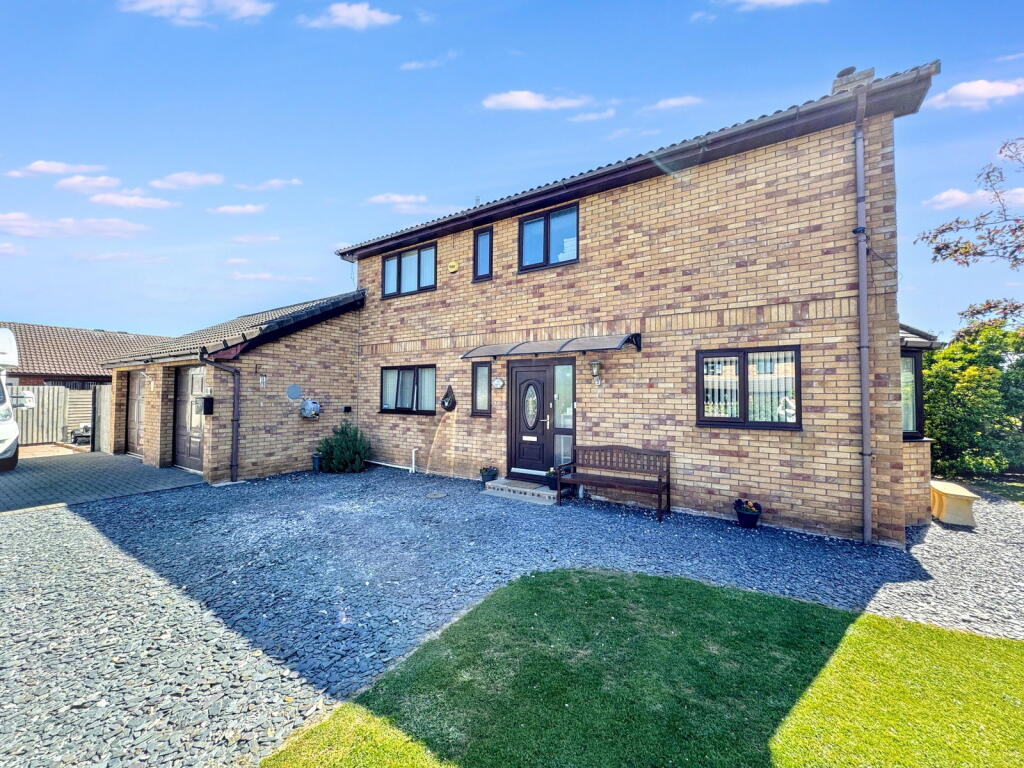 Main image of property: Ffordd Y Berllan, Towyn, Conwy, LL22 9LZ