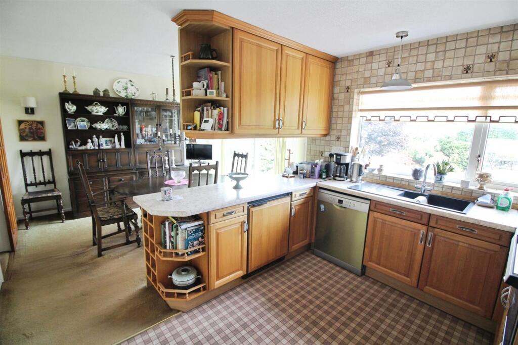 House in Leeds, South Milford - View 4