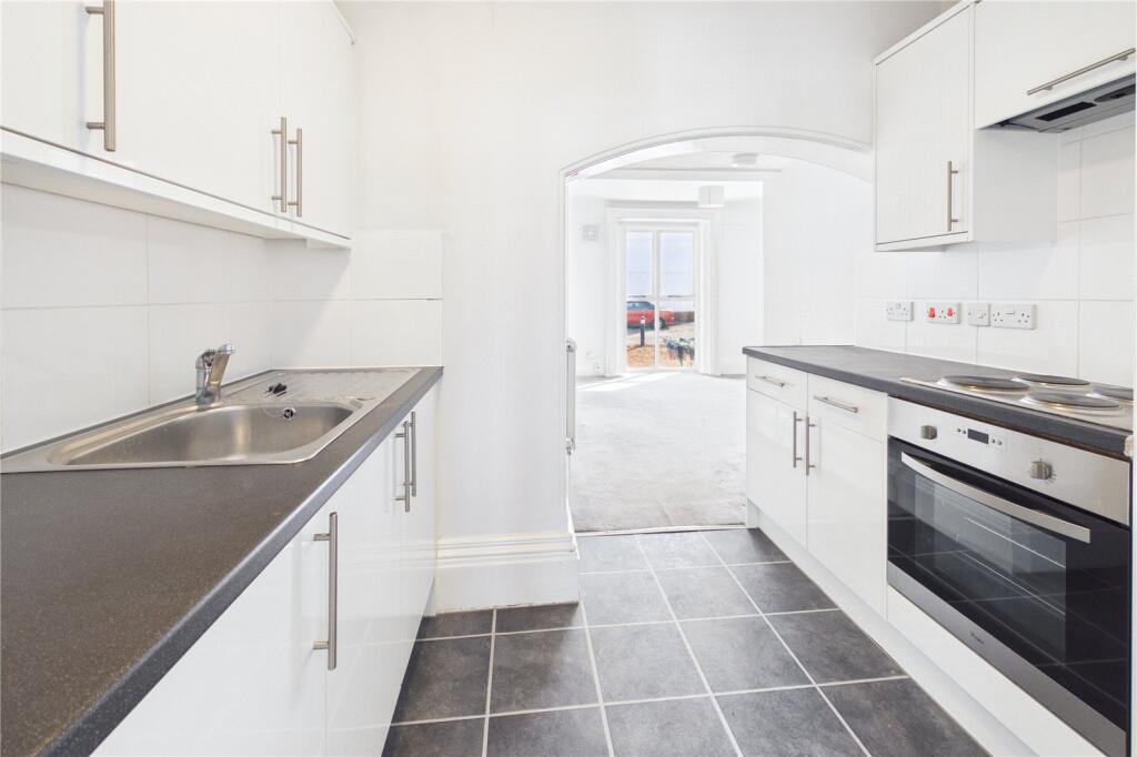 Apartment in Newbury, West Berkshire - More