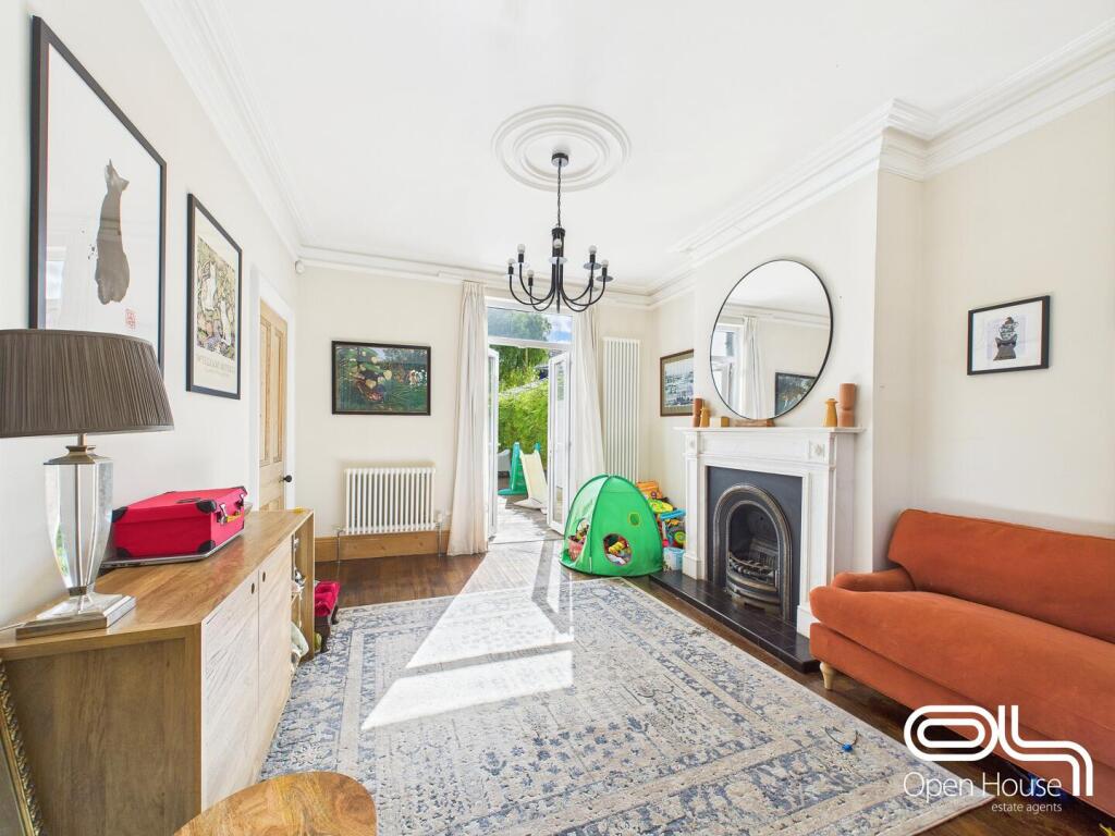 House in Stoke-on-Trent - View 4