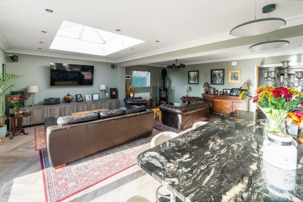 House in Northampton, Abington - View 2
