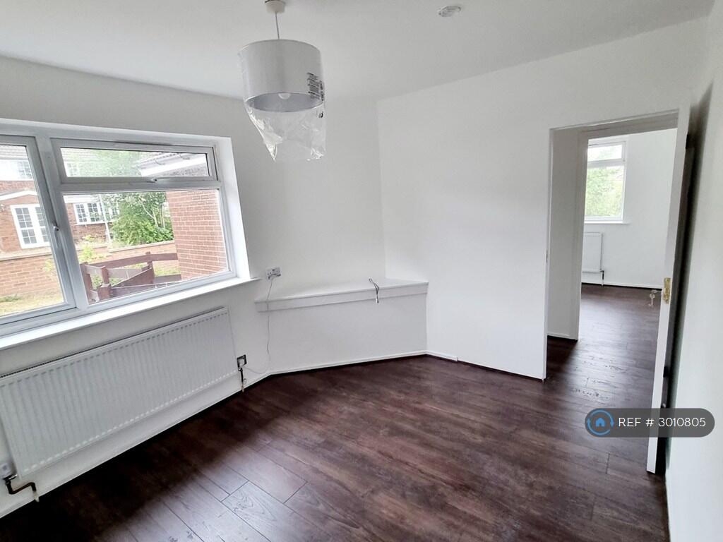 House in Luton - View 4