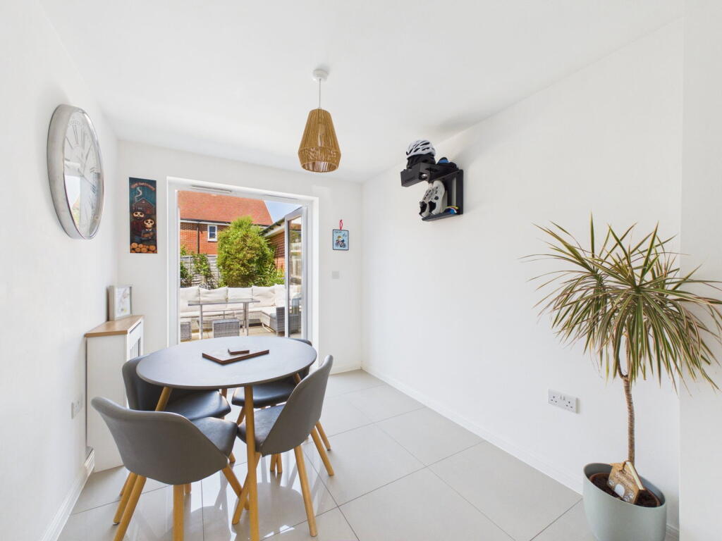 Geranium Drive, Worthing, BN13 photo 4