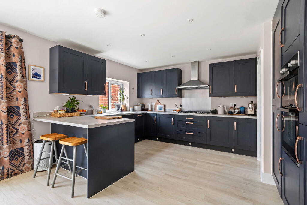 House in Worcester - View 3